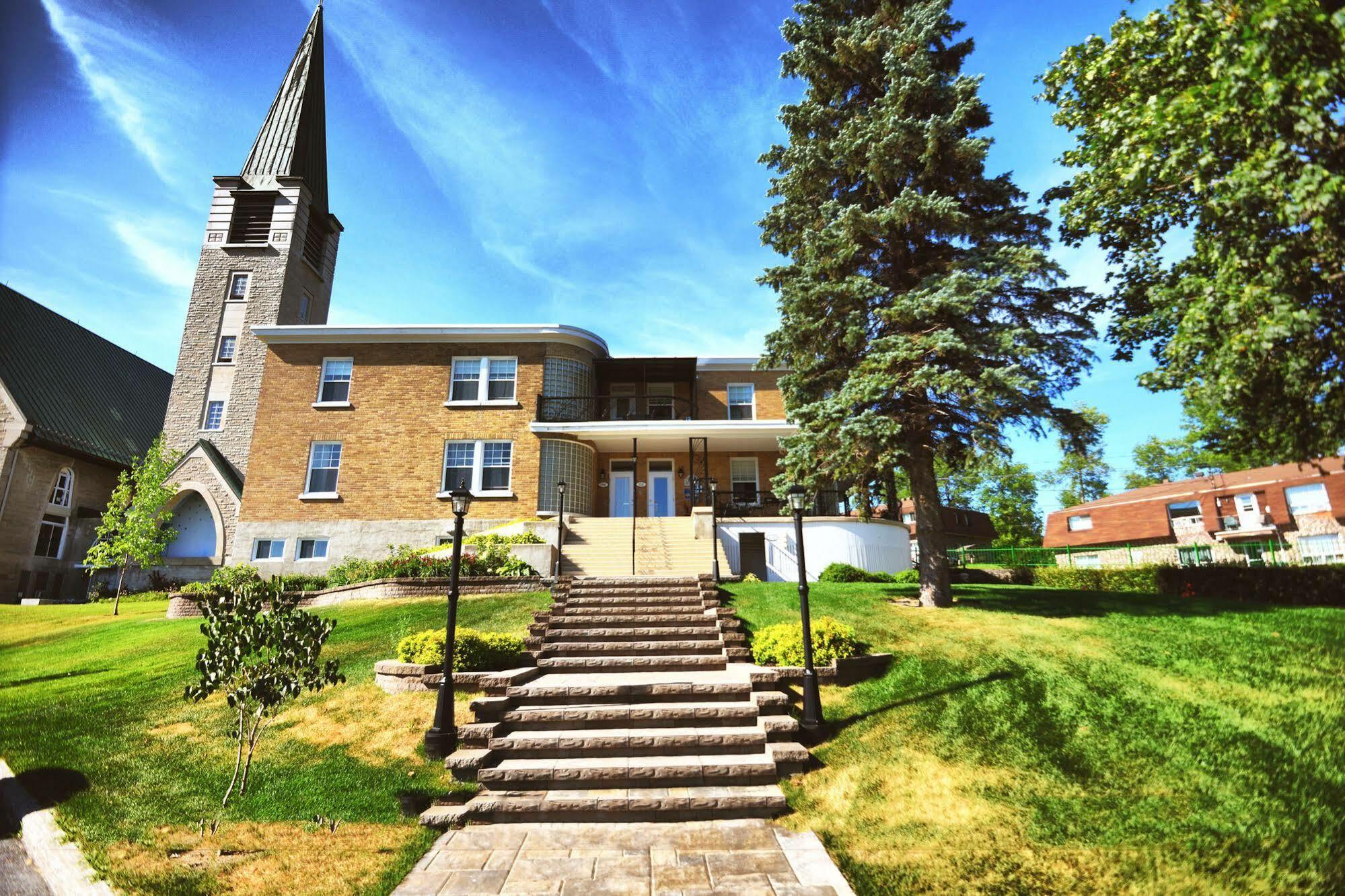 Auberge le St-Georges Chicoutimi Exterior foto