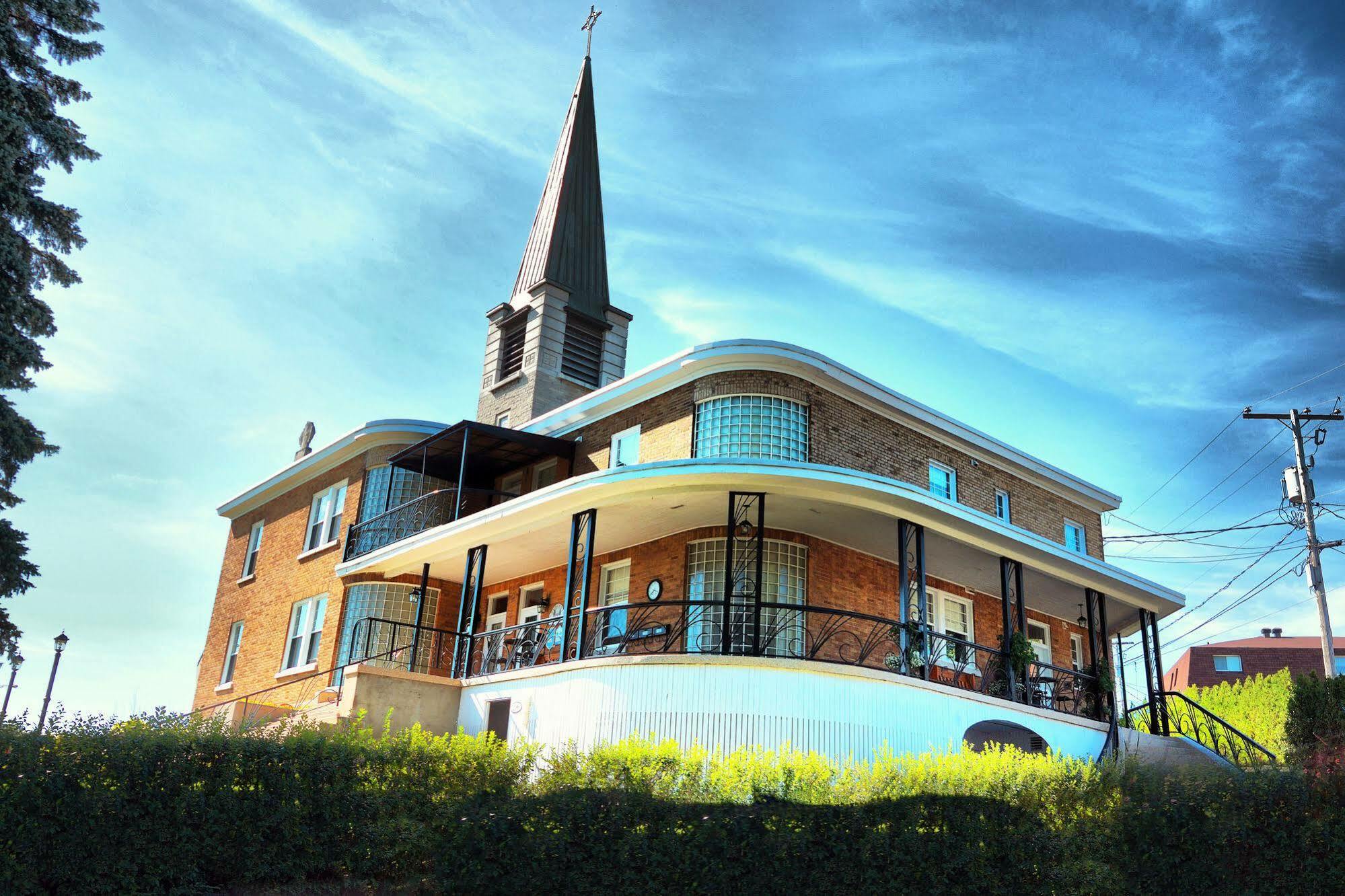 Auberge le St-Georges Chicoutimi Exterior foto